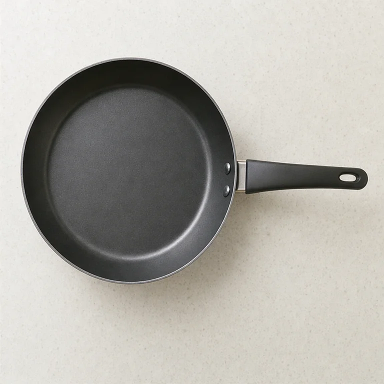 フライパンには、丸いところがあります。
ここに、食べものを入れます。
長い持ち手を持って、動かします。